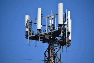 81.9萬(wàn)個(gè)！中國(guó)5G基站領(lǐng)跑全球，基礎(chǔ)電信業(yè)務(wù)迎來(lái)新紀(jì)元